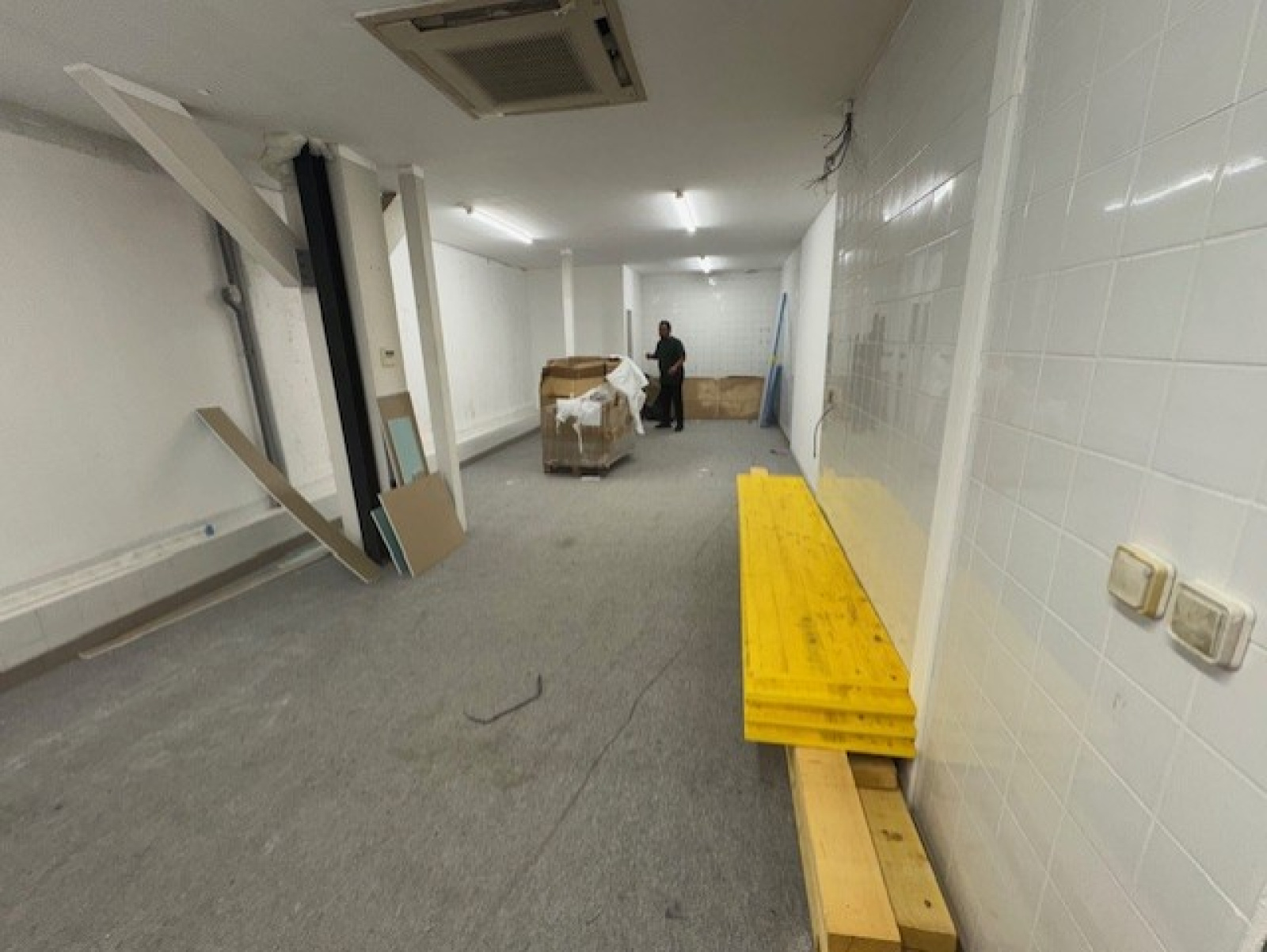 Image_1, Entrepot, Valbonne, ref :956