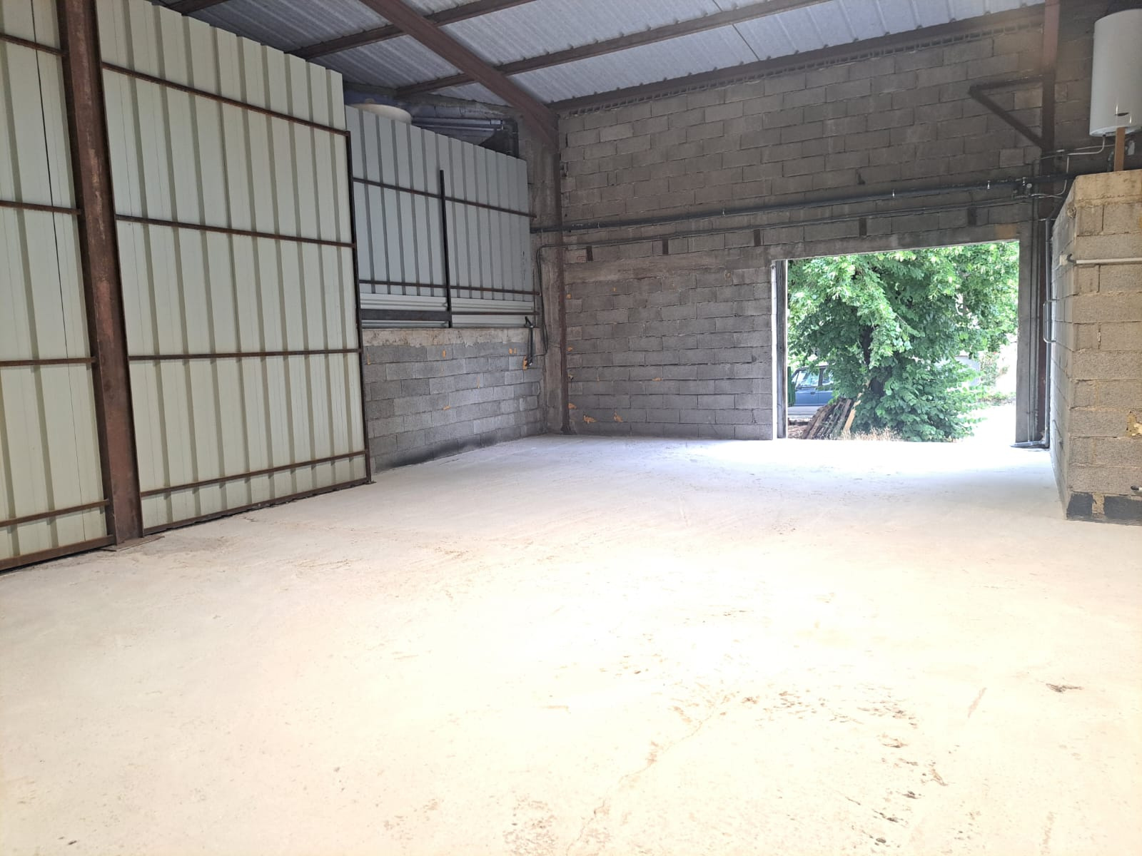 Image_1, Local d'activite, Le plan de grasse, ref :997