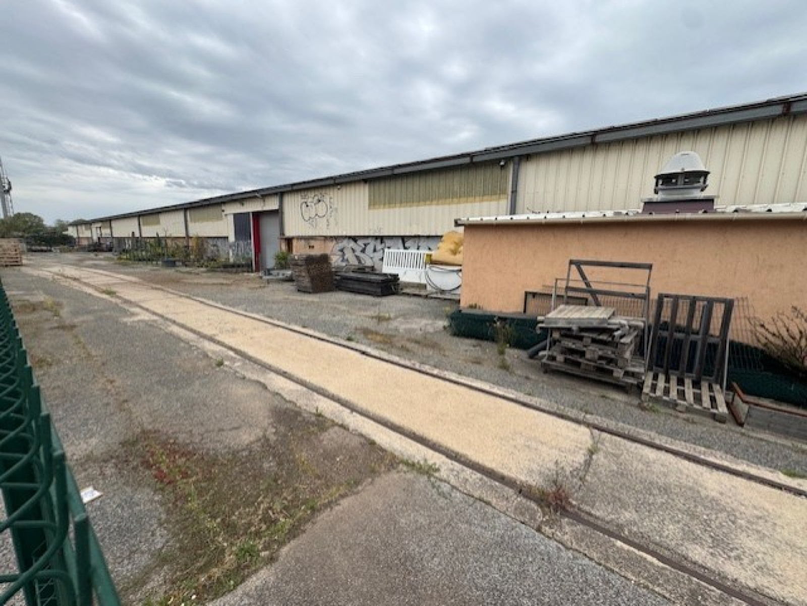 Image_2, Entrepot, Le Muy, ref :1057