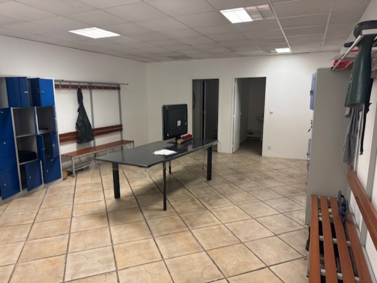 Image_7, Entrepot, Le Muy, ref :1057