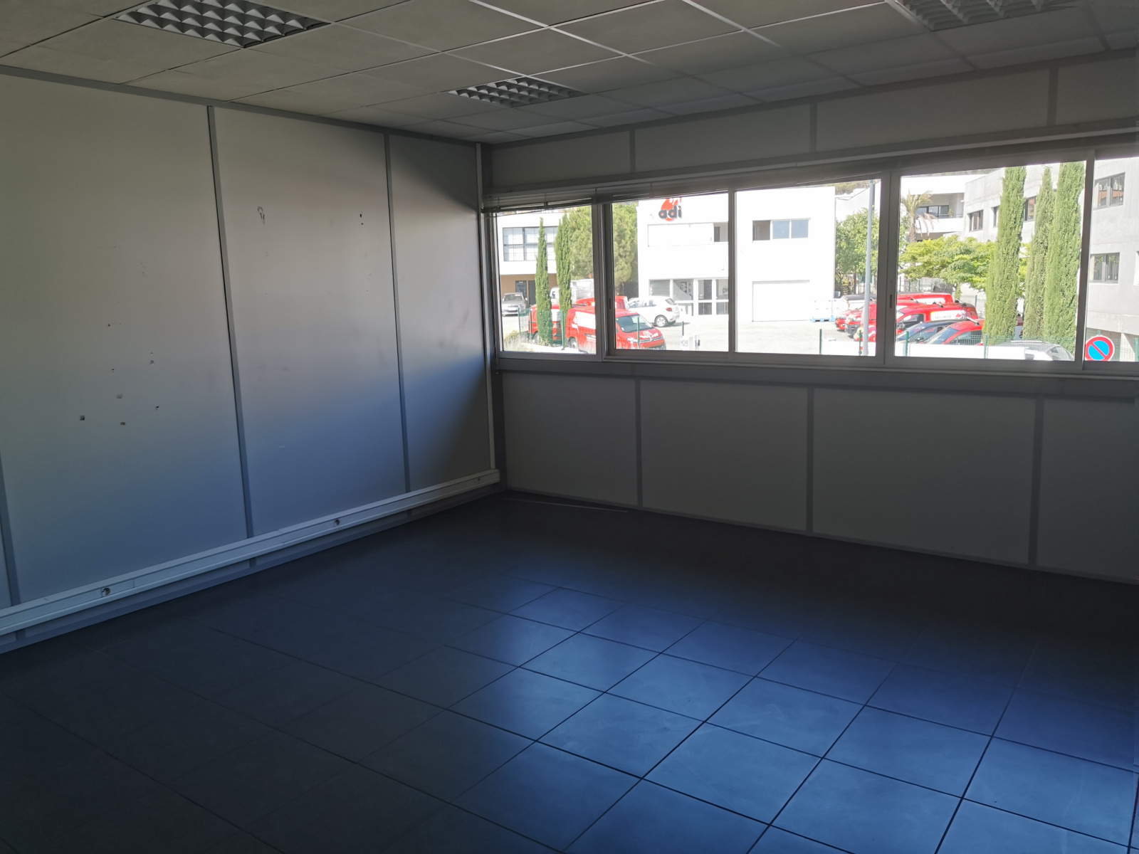 Image_6, Local d'activite, Fréjus, ref :621