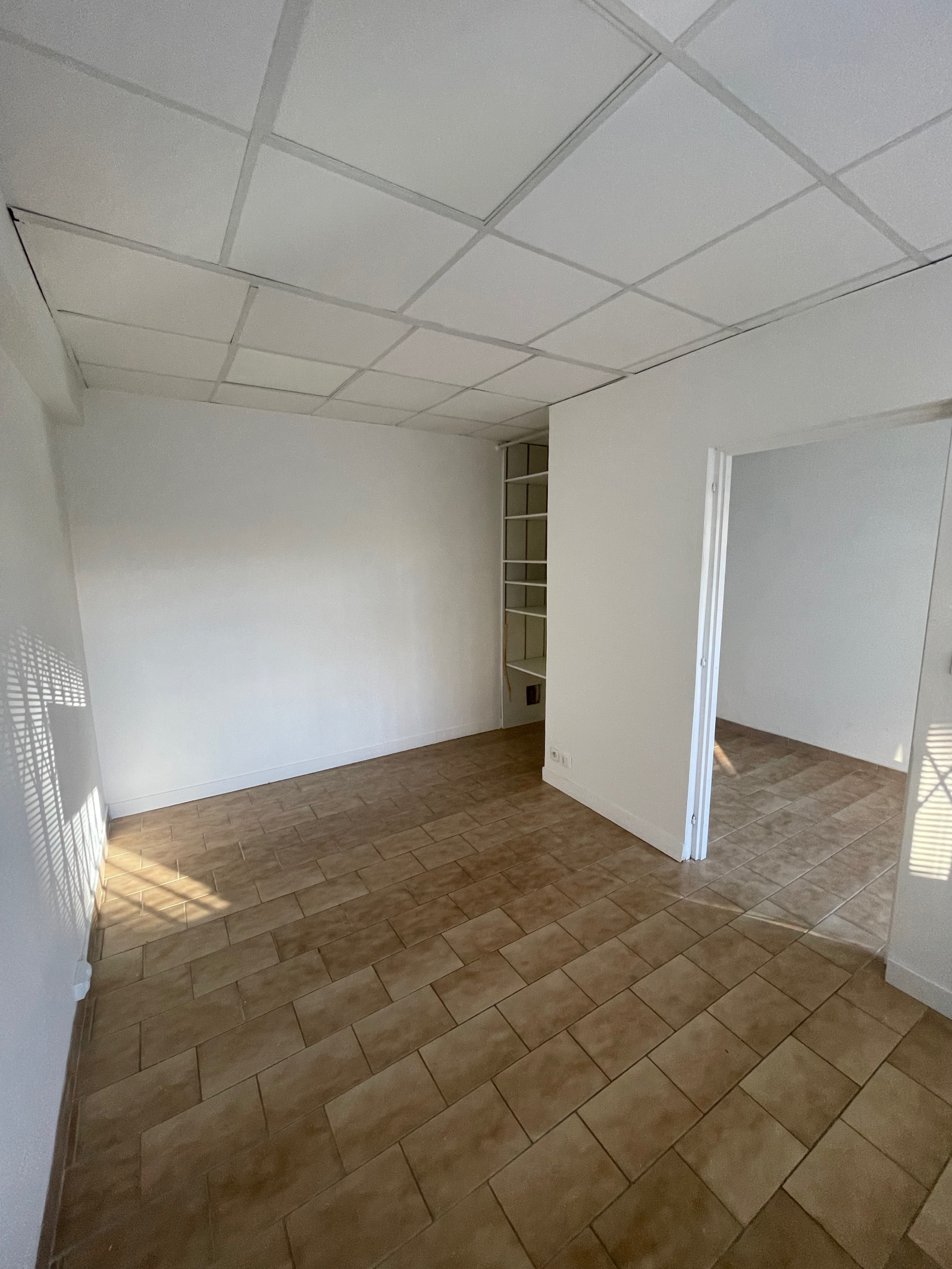 Image_5, Local d'activite, Saint-Laurent-du-Var, ref :691