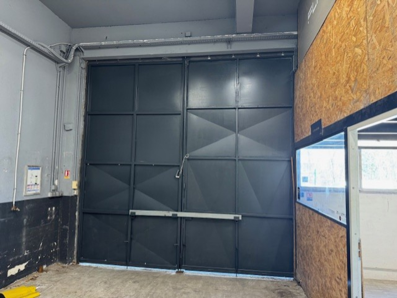 Image_2, Entrepot, Villeneuve-Loubet, ref :1042