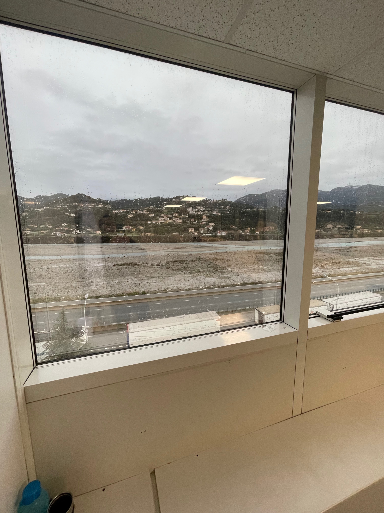 Image_7, Bureaux, Carros, ref :709