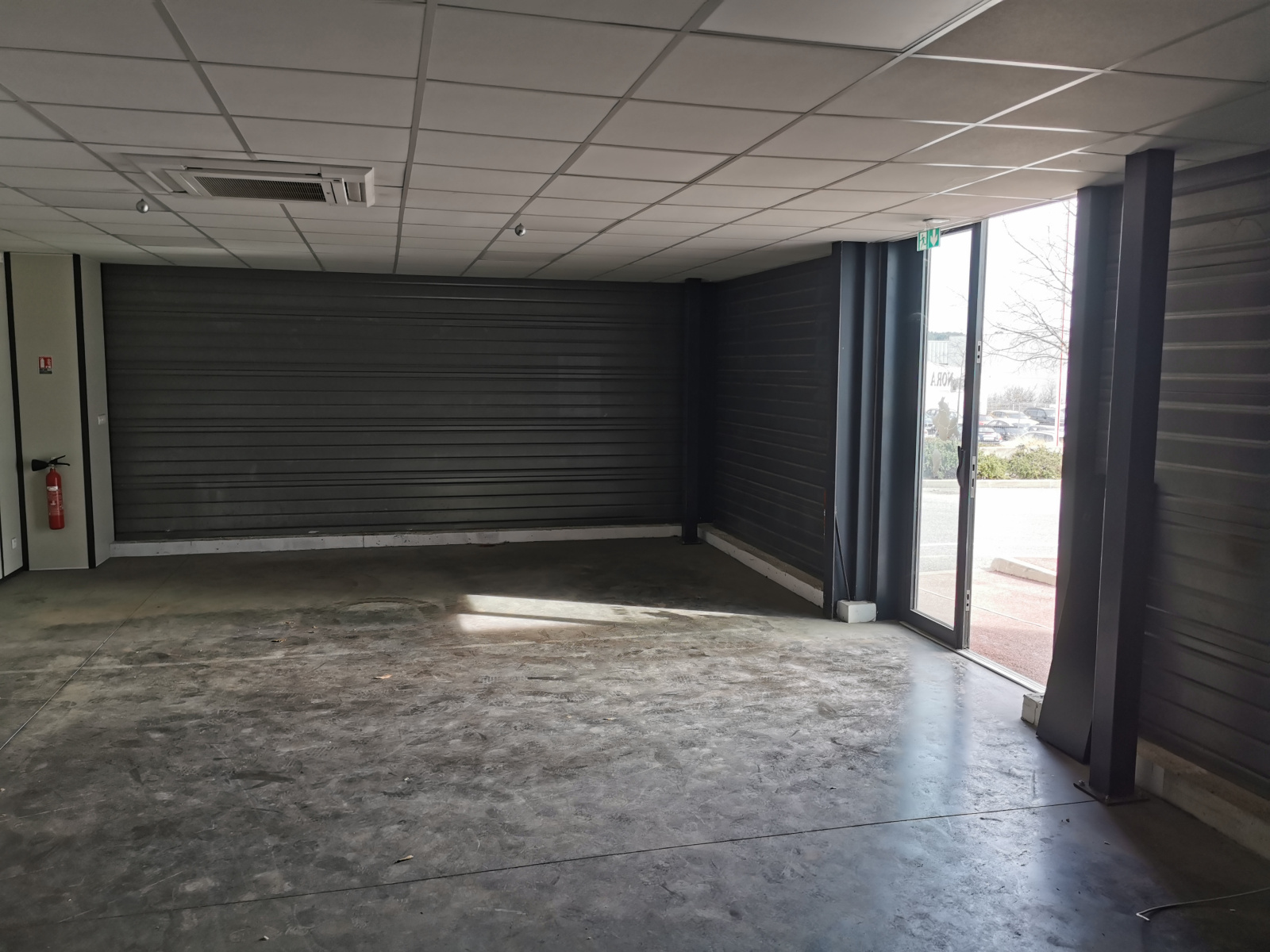 Image_4, Local d'activite, Fréjus, ref :908