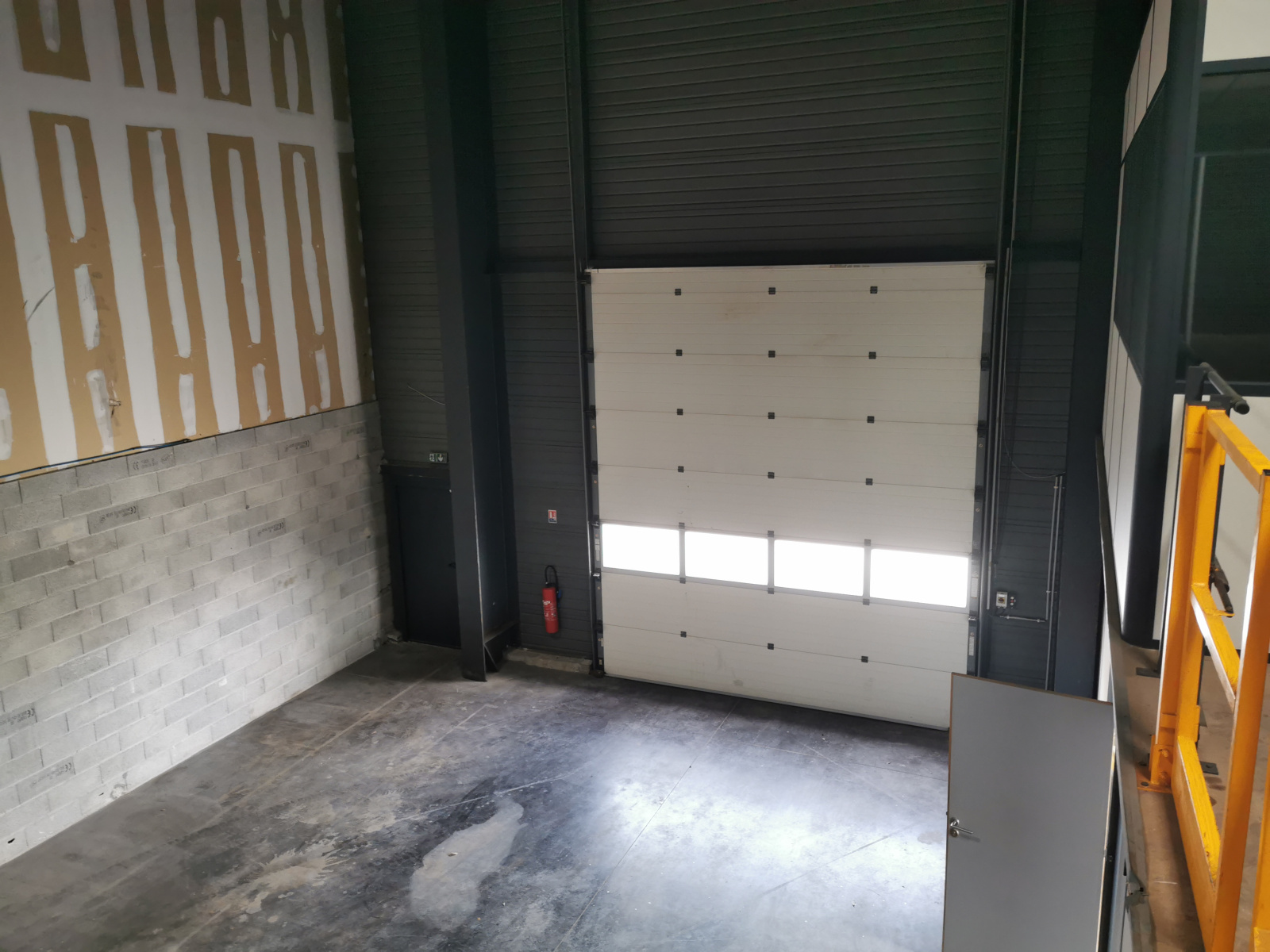 Image_2, Local d'activite, Fréjus, ref :908