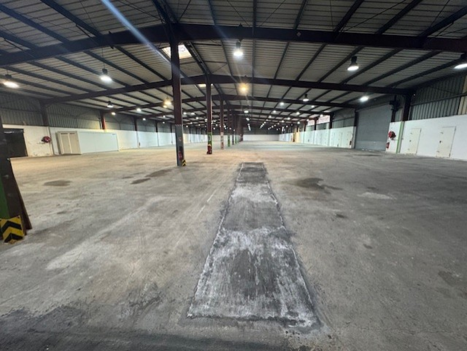 Image_2, Entrepot, Le Muy, ref :1009