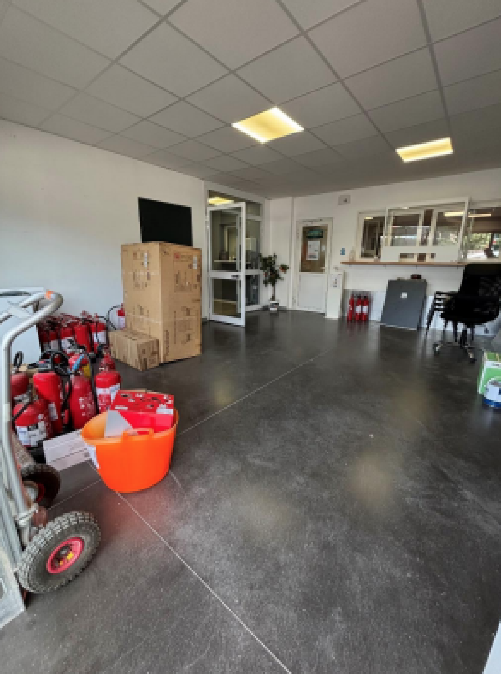 Image_5, Entrepot, Fréjus, ref :989