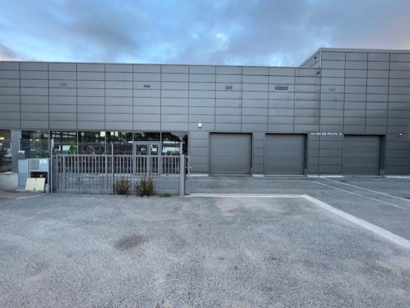 Image_3, Local d'activite, Fréjus, ref :1052