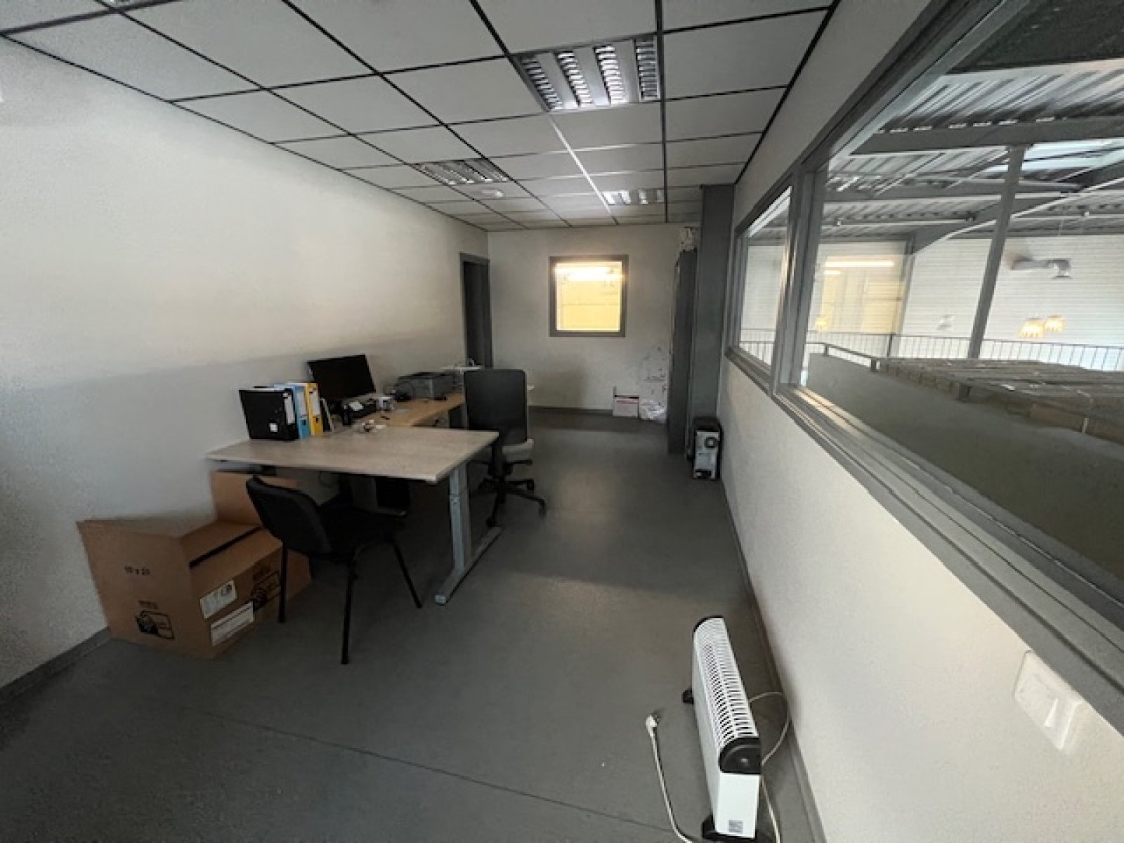 Image_4, Local d'activite, Fréjus, ref :1052