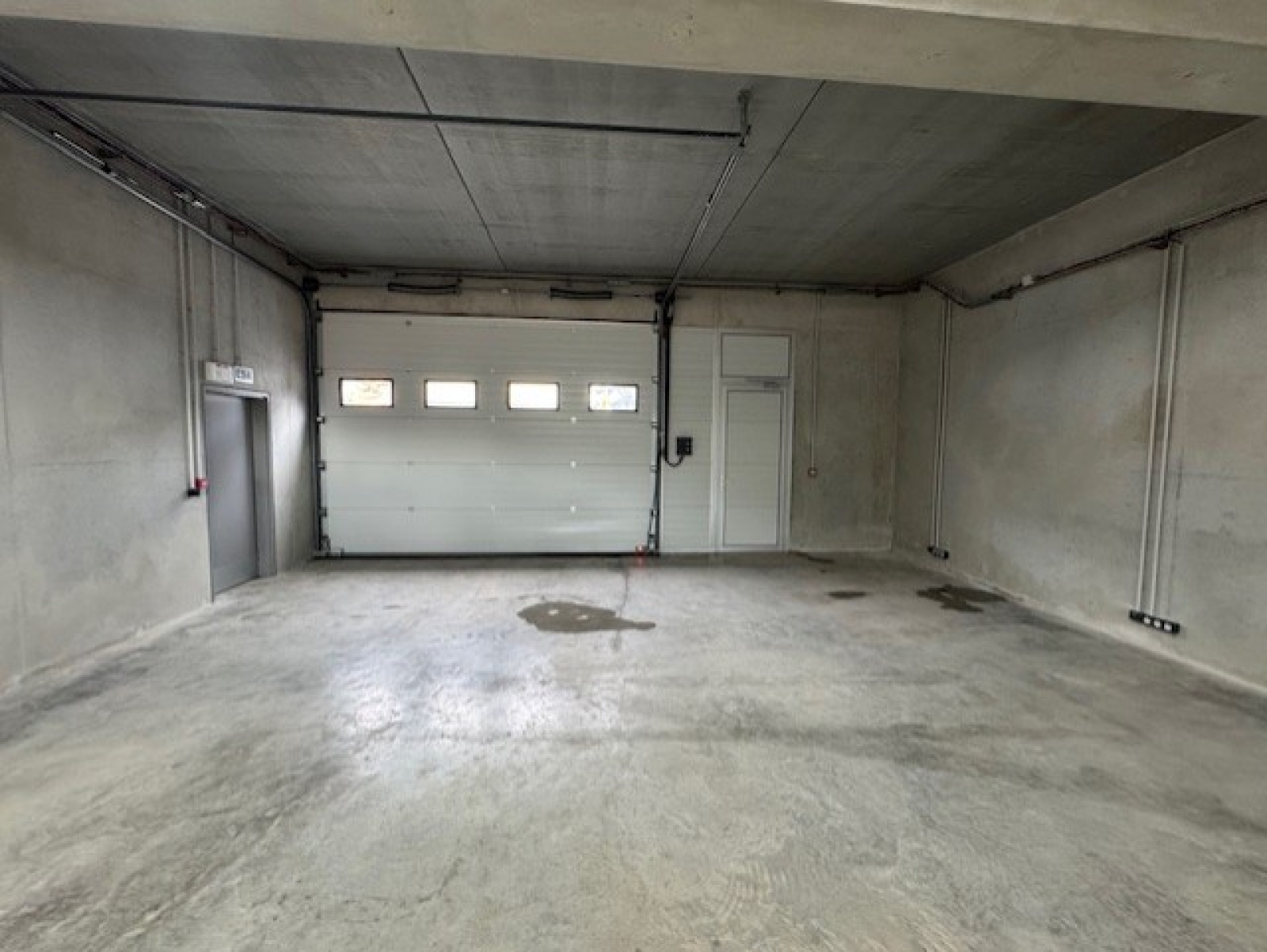 Image_2, Entrepot, Valbonne, ref :1028