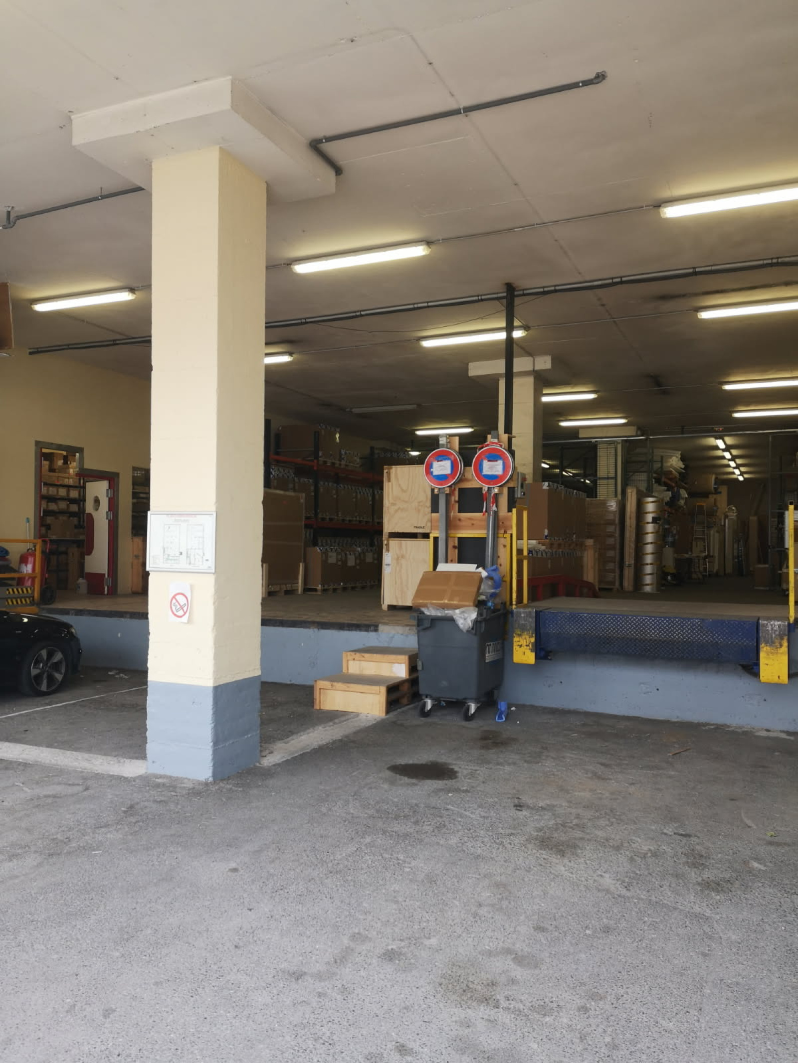 Image_1, Entrepot, Saint-Laurent-du-Var, ref :900