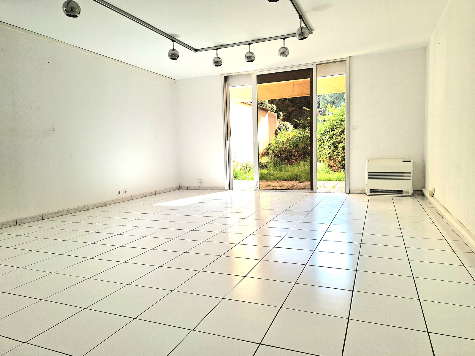 Image_1, Bureaux, Fréjus, ref :1056