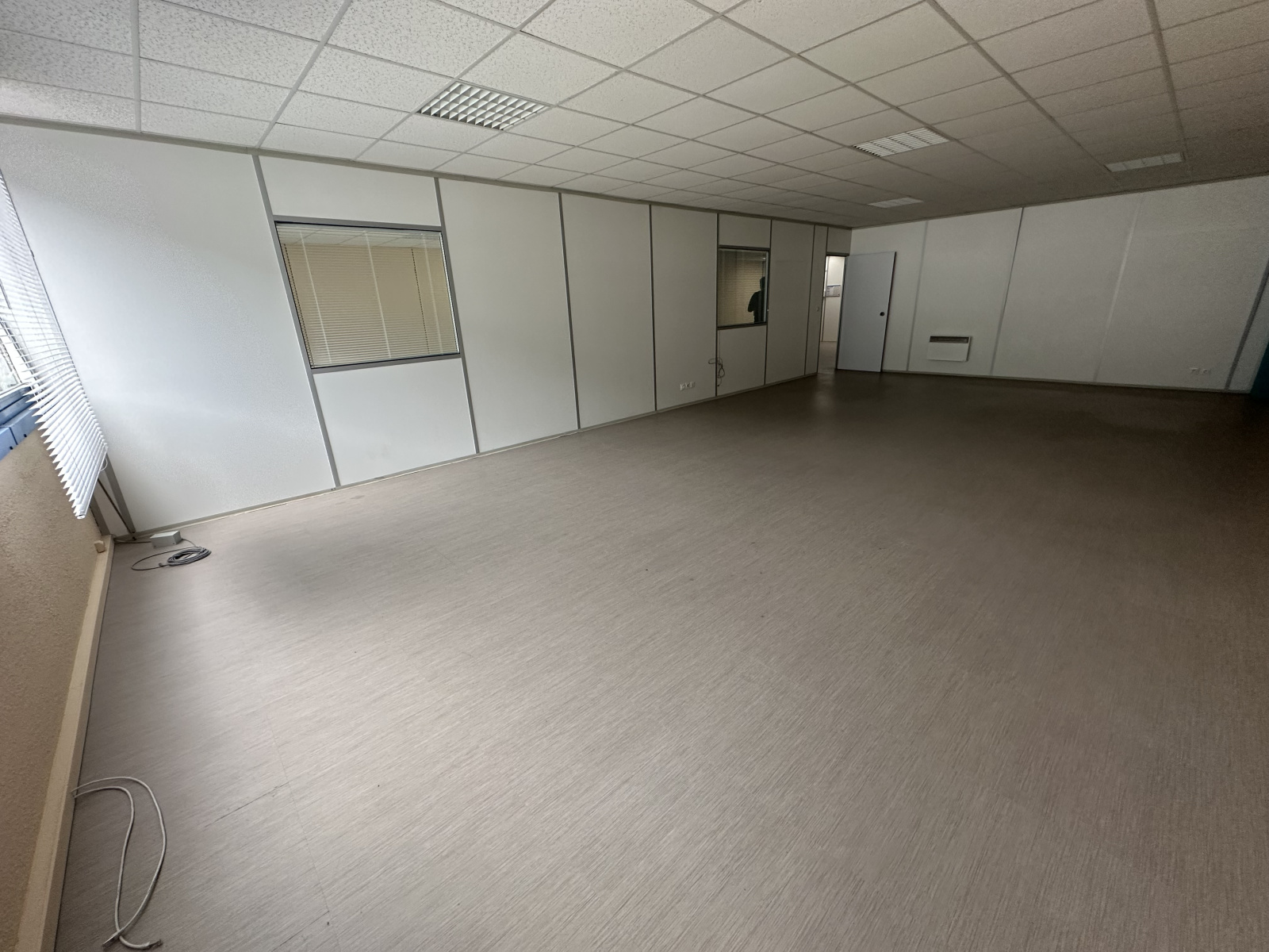 Image_4, Bureaux, Carros, ref :618