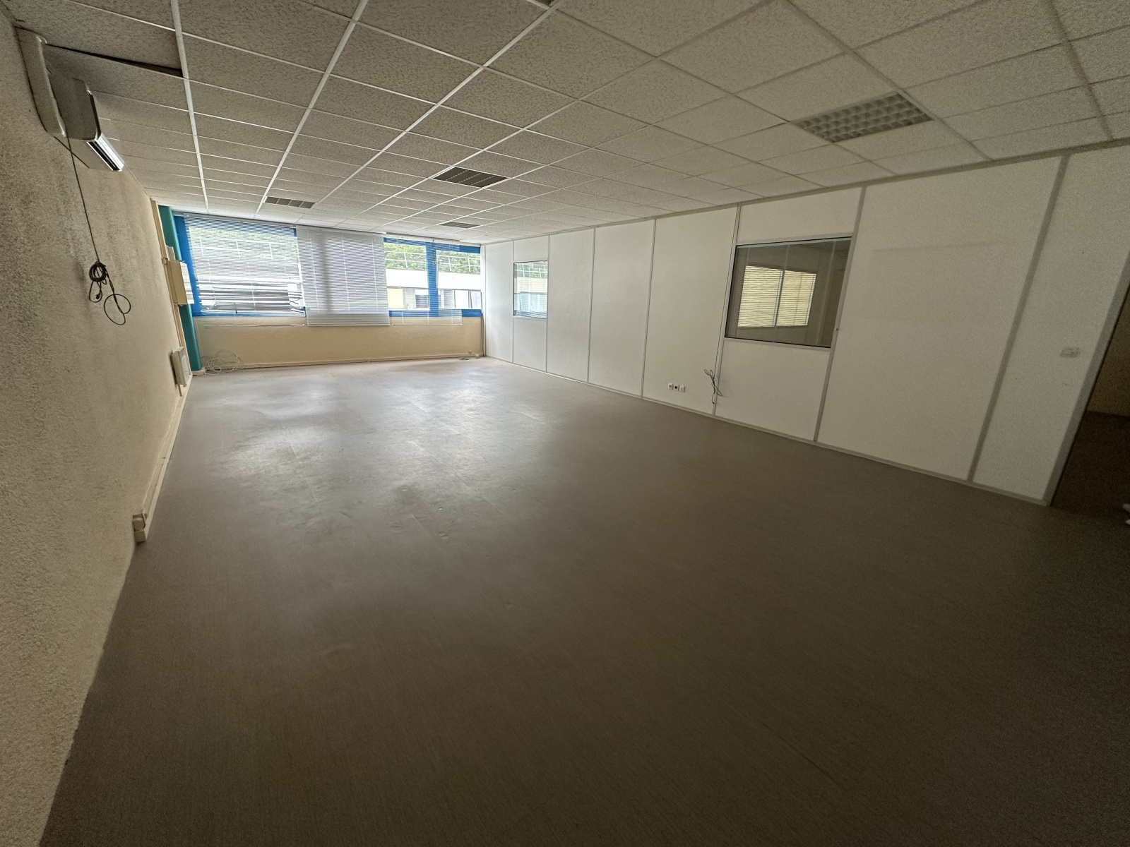 Image_3, Bureaux, Carros, ref :618