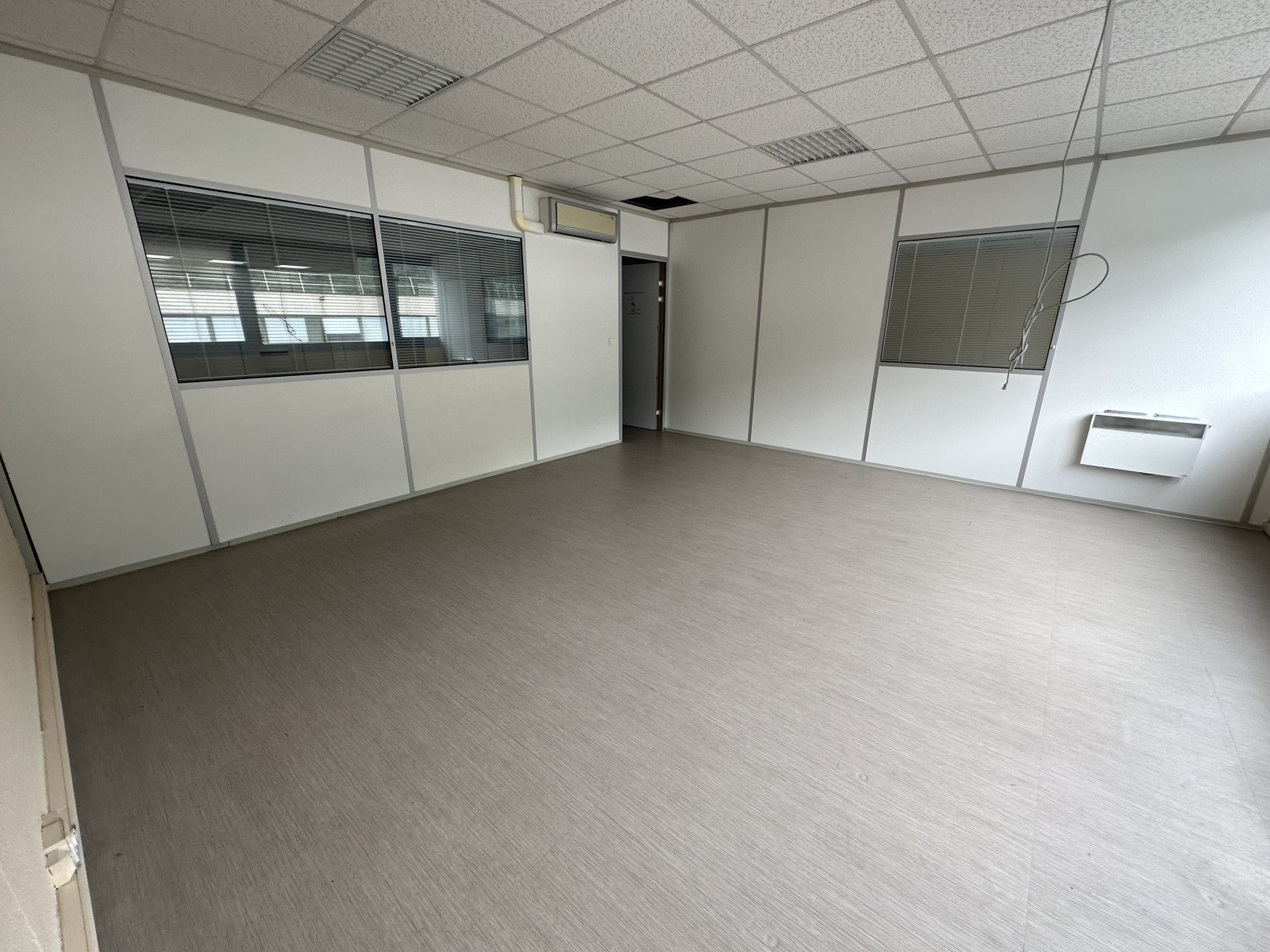 Image_9, Bureaux, Carros, ref :618