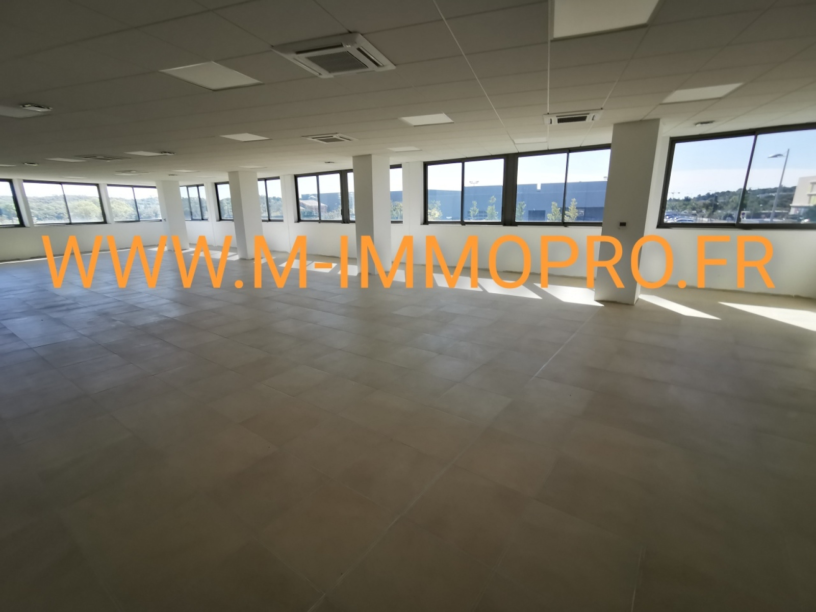 Image_1, Bureaux, Fréjus, ref :357