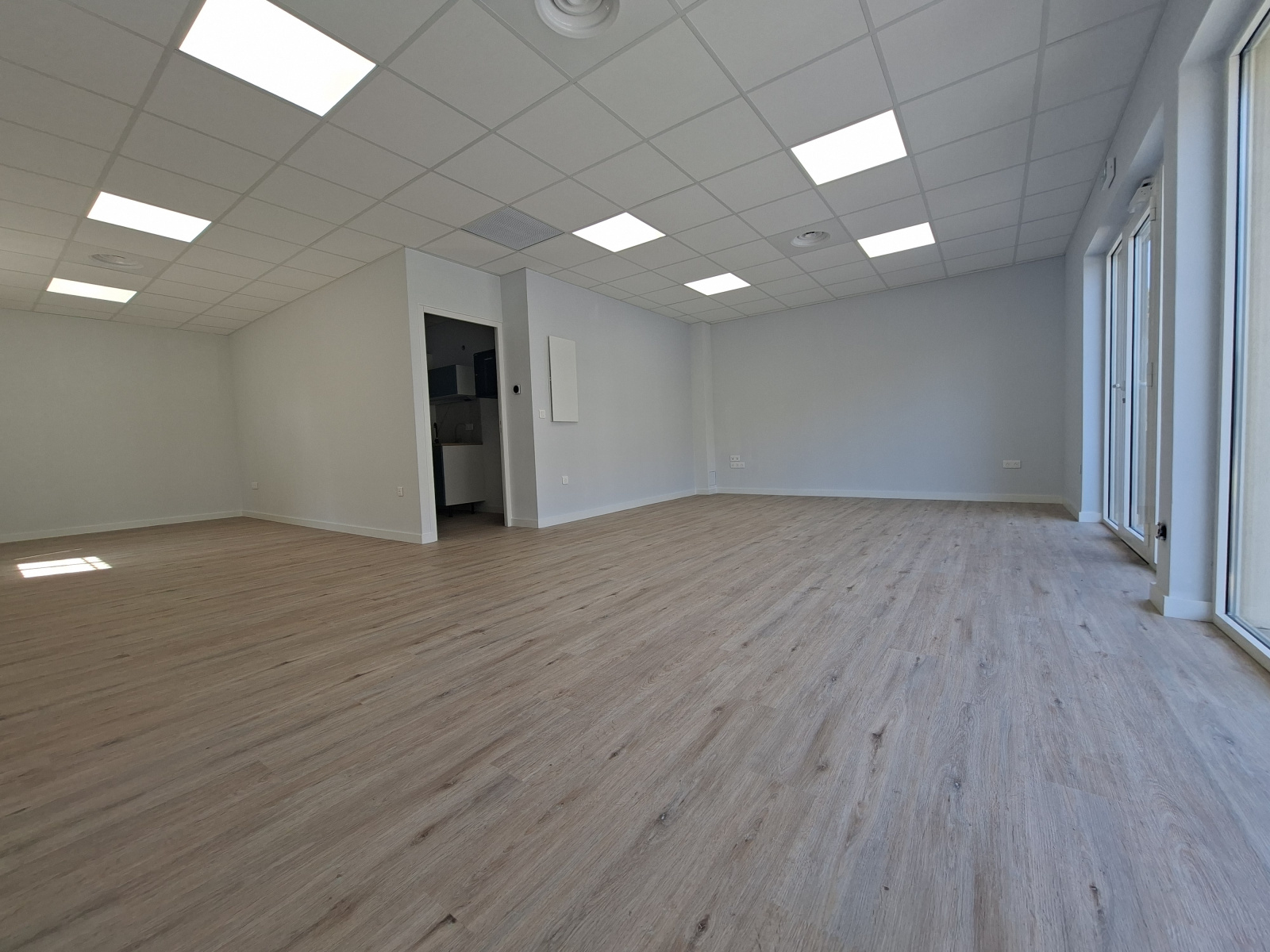 Image_2, Local commercial, Mandelieu-la-Napoule, ref :1110