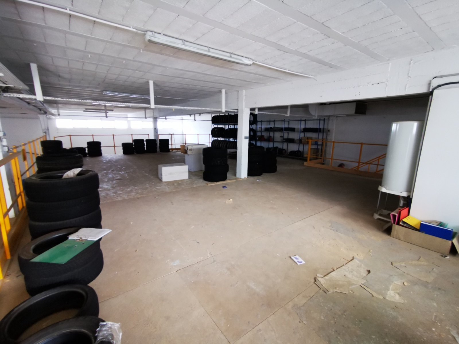 Image_6, Entrepot, Saint-Laurent-du-Var, ref :256