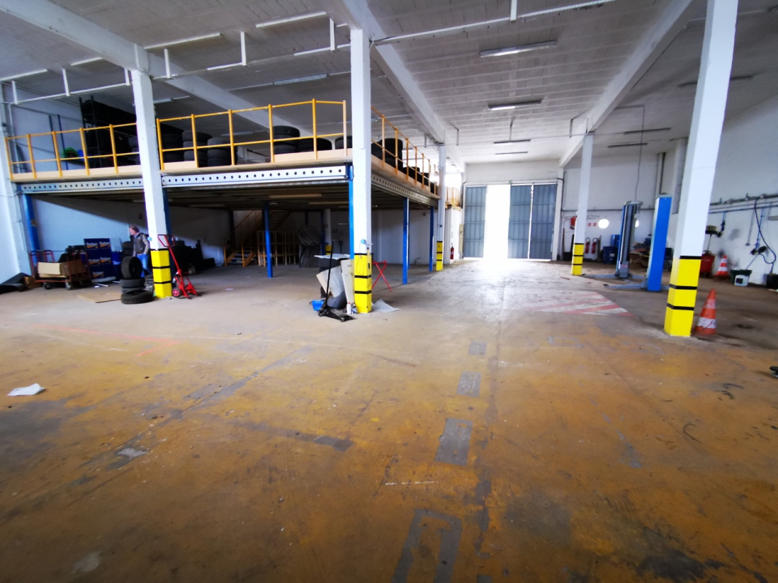 Image_4, Entrepot, Saint-Laurent-du-Var, ref :256